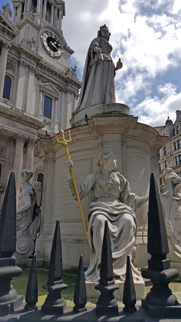 Queen Anne and Britannia Statues
